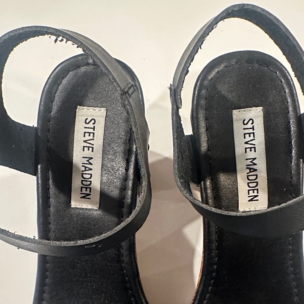 Steve Madden Elegant Black Sandals - Picture 3 of 5